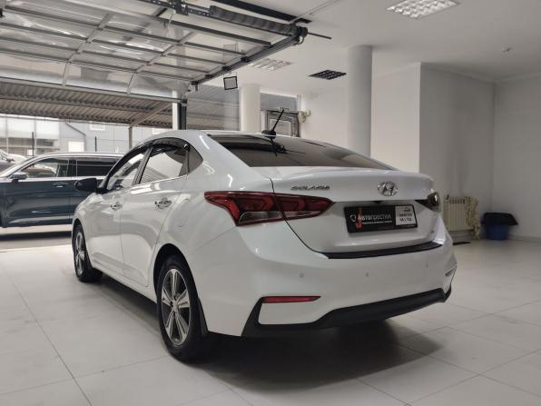 Hyundai Solaris II с пробегом 2017 года, цена 1 350 000 рублей, 203735 км, седан, Автокод Объявления