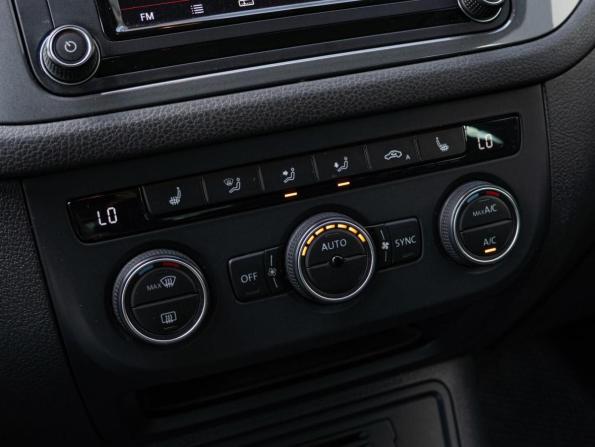 Volkswagen Tiguan I Рестайлинг с пробегом 2016 года, цена 2 090 000 рублей, 140490 км, внедорожник, Автокод Объявления