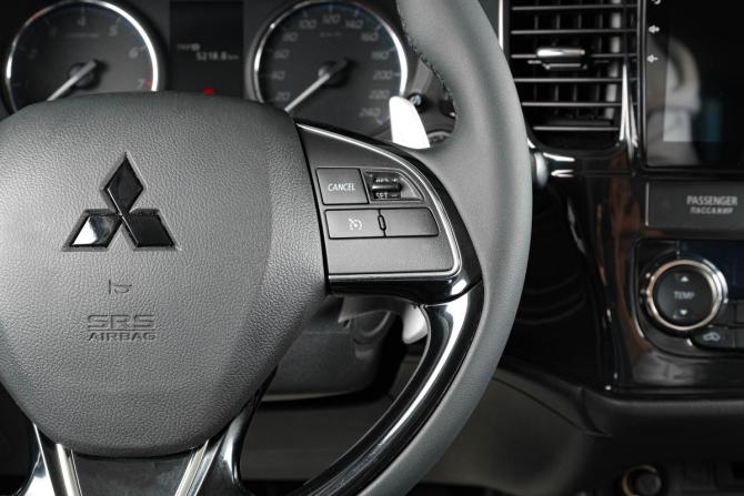 Mitsubishi Outlander III Рестайлинг с пробегом 2015 года, цена 1 799 000 рублей, 158500 км, внедорожник, Автокод Объявления