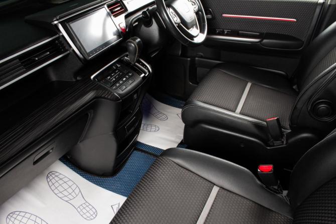Honda Stepwgn V с пробегом 2016 года, цена 2 329 000 рублей, 92814 км, минивэн, Автокод Объявления