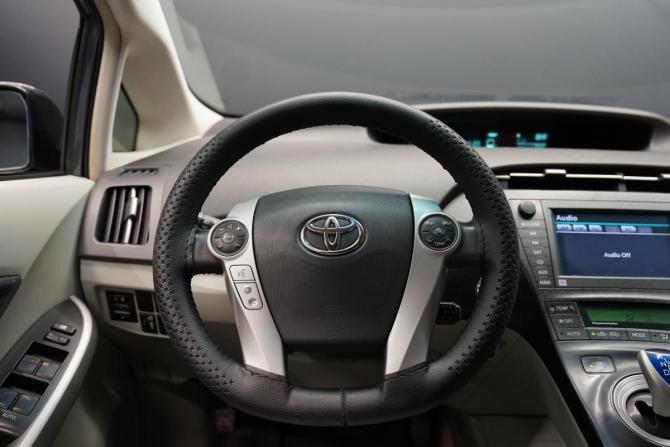 Toyota Prius III (XW30) с пробегом 2009 года, цена 1 288 000 рублей, 182000 км, лифтбек, Автокод Объявления