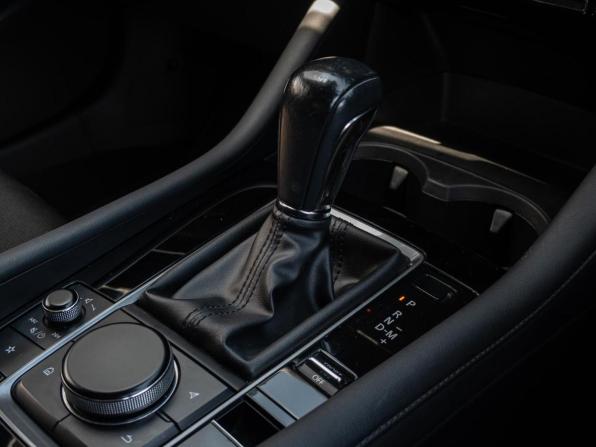 Mazda 3 IV (BP) с пробегом 2021 года, цена 1 910 000 рублей, 106204 км, хэтчбек, Автокод Объявления