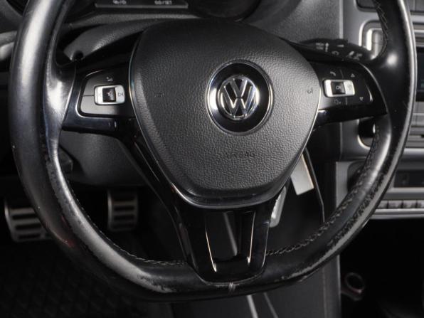 Volkswagen Polo V Рестайлинг с пробегом 2017 года, цена 1 219 000 рублей, 128319 км, седан, Автокод Объявления