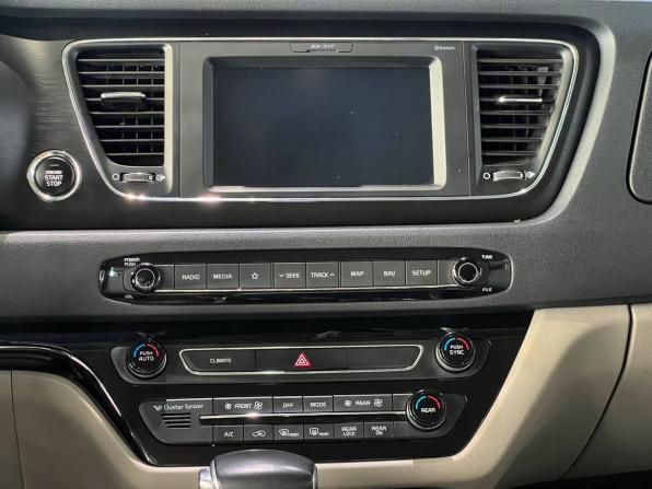 Kia Carnival III с пробегом 2018 года, цена 2 920 000 рублей, 128000 км, минивэн, Автокод Объявления