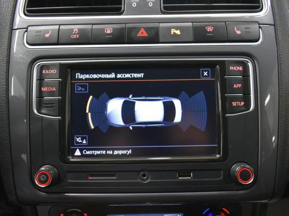 Volkswagen Polo V Рестайлинг с пробегом 2019 года, цена 1 449 000 рублей, 69673 км, седан, Автокод Объявления
