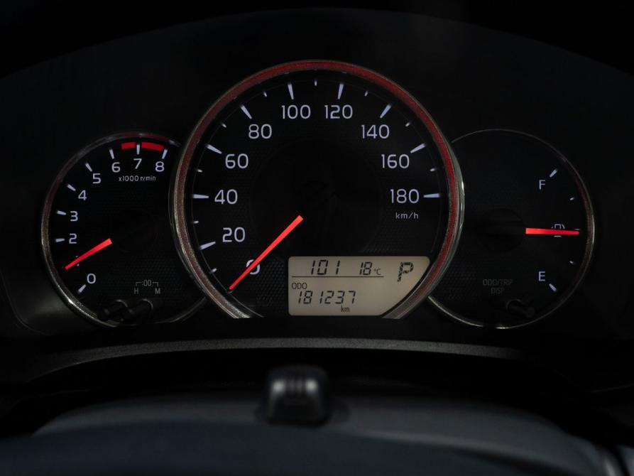 Toyota Corolla XI (E160 E170) Рестайлинг 2 Чита  - изображение 11