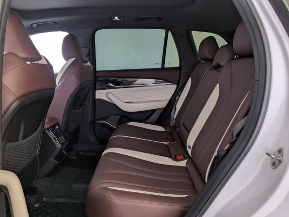 Geely Monjaro I с пробегом 2023 года, цена 3 390 000 рублей, 26928 км, внедорожник, Автокод Объявления