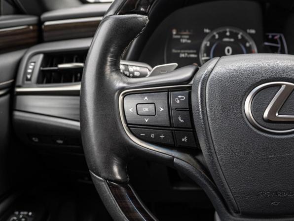 Lexus ES VII с пробегом 2018 года, цена 3 120 000 рублей, 137486 км, седан, Автокод Объявления