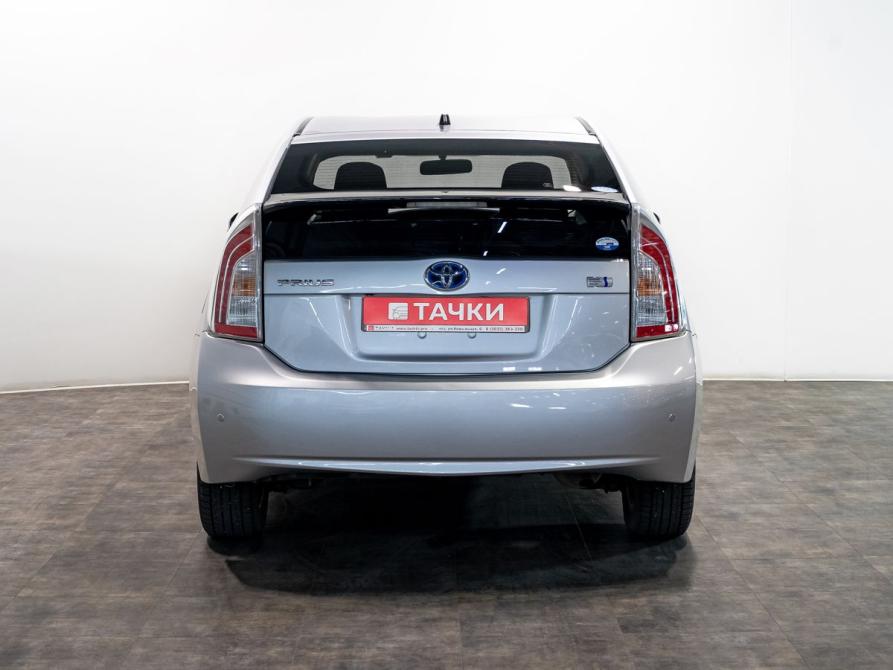 Toyota Prius III Рестайлинг (XW30) Чита  - изображение 4