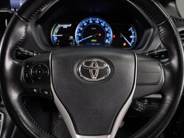 Toyota Voxy III (R80) с пробегом 2015 года, цена 1 749 000 рублей, 183459 км, минивэн, Автокод Объявления
