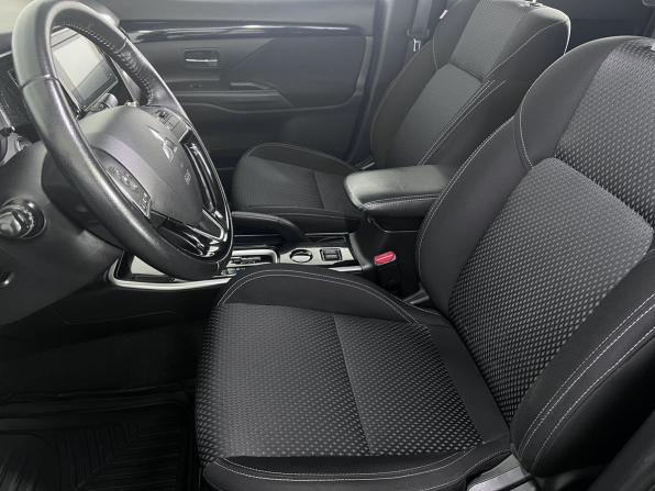 Mitsubishi Outlander III Рестайлинг 3 с пробегом 2020 года, цена 2 100 000 рублей, 142570 км, внедорожник, Автокод Объявления