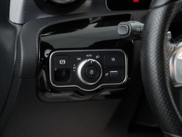 Mercedes-Benz CLA II (C118 X118) с пробегом 2019 года, цена 3 298 999 рублей, 84059 км, седан, Автокод Объявления