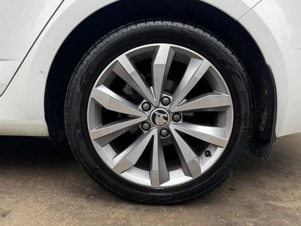 Skoda Octavia III (A7) Рестайлинг с пробегом 2018 года, цена 1 579 000 рублей, 162364 км, лифтбек, Автокод Объявления