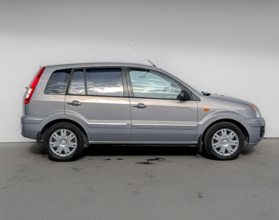 Ford Fusion I Рестайлинг с пробегом 2012 года, цена 800 000 рублей, 111925 км, хэтчбек, Автокод Объявления