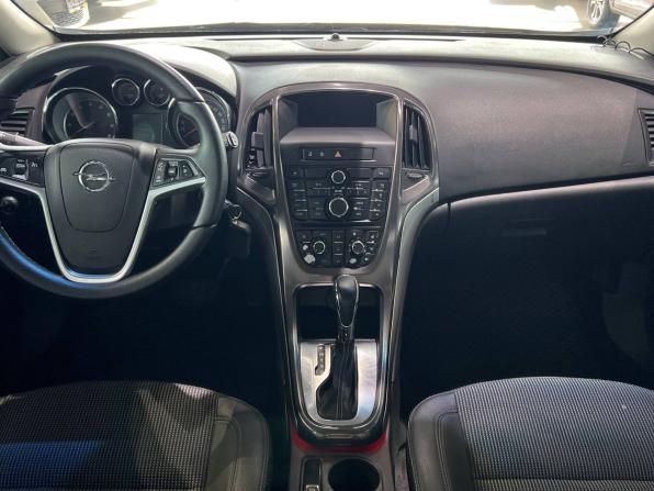 Opel Astra J с пробегом 2011 года, цена 930 000 рублей, 154805 км, хэтчбек, Автокод Объявления