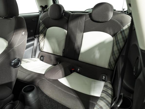 Mini Hatch III (F55/F56) с пробегом 2015 года, цена 1 790 000 рублей, 41090 км, хэтчбек, Автокод Объявления