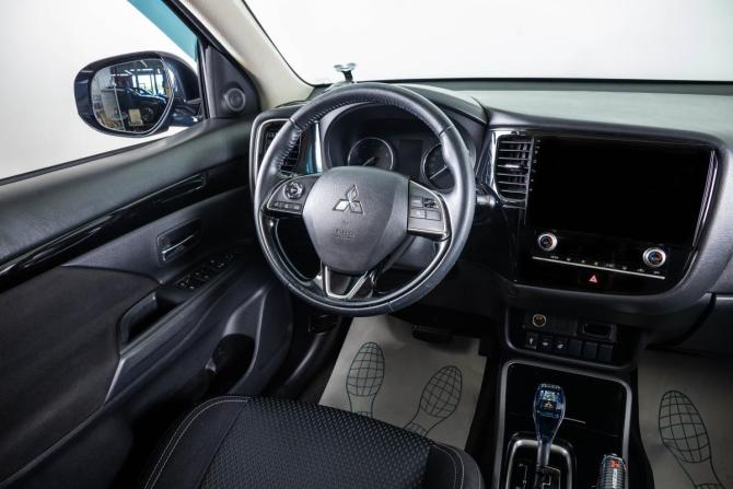 Mitsubishi Outlander III Рестайлинг 3 с пробегом 2021 года, цена 2 649 000 рублей, 98920 км, внедорожник, Автокод Объявления