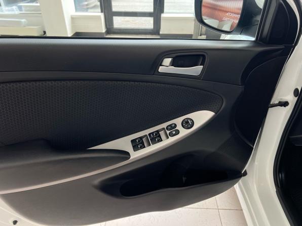 Hyundai Solaris I Рестайлинг с пробегом 2014 года, цена 1 099 000 рублей, 97908 км, хэтчбек, Автокод Объявления