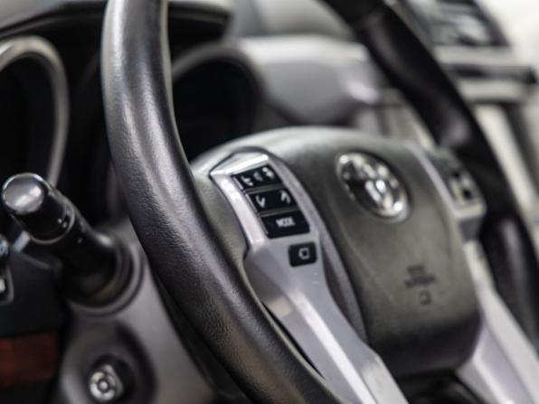 Toyota Land Cruiser Prado 150 Series Рестайлинг 1 с пробегом 2015 года, цена 3 648 000 рублей, 136090 км, внедорожник, Автокод Объявления