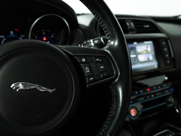Jaguar XE I с пробегом 2016 года, цена 1 844 700 рублей, 103354 км, седан, Автокод Объявления