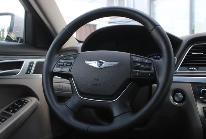 Hyundai Genesis II с пробегом 2015 года, цена 1 950 000 рублей, 183883 км, седан, Автокод Объявления