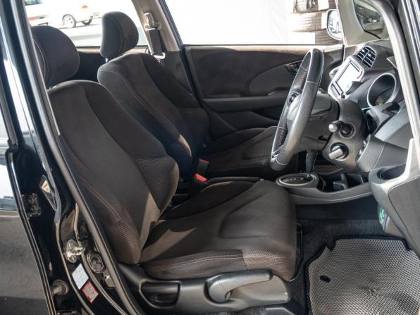 Honda Fit II с пробегом 2012 года, цена 930 000 рублей, 98047 км, хэтчбек, Автокод Объявления