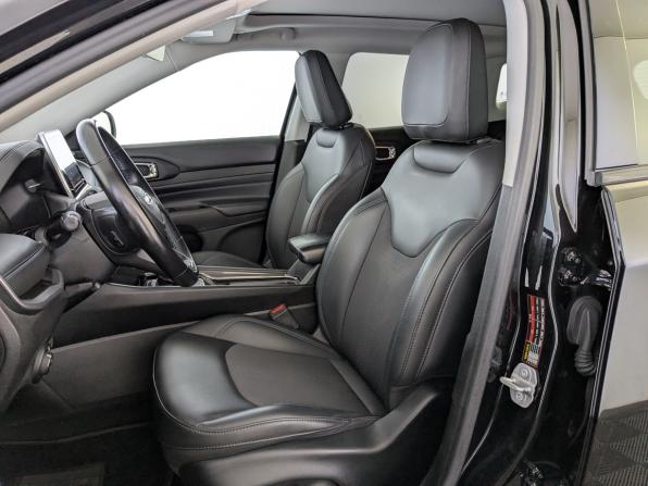 Jeep Compass II Рестайлинг с пробегом 2021 года, цена 2 320 000 рублей, 63168 км, внедорожник, Автокод Объявления