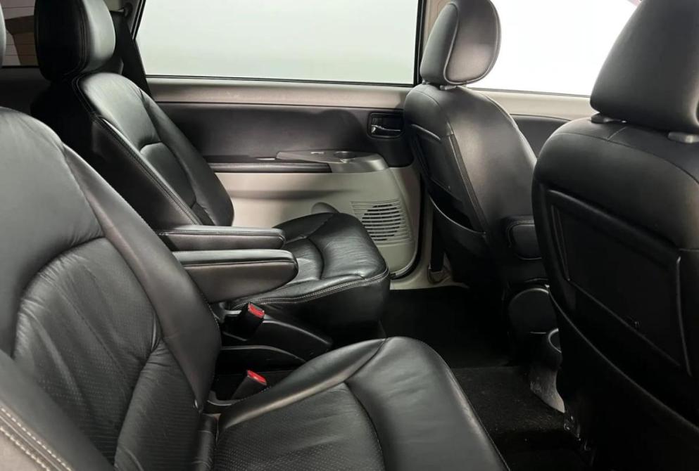 Mitsubishi Grandis I Нижний Новгород  - изображение 12