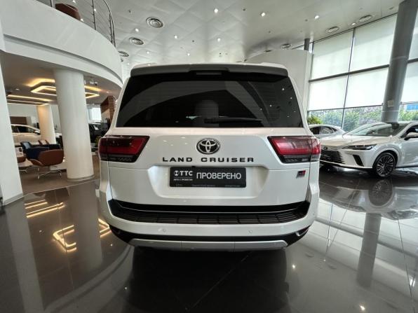 Toyota Land Cruiser 300 Series с пробегом 2022 года, цена 10 979 000 рублей, 51016 км, внедорожник, Автокод Объявления