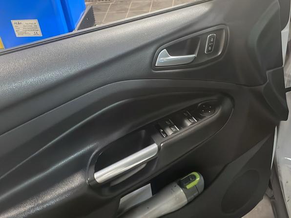 Ford Kuga II с пробегом 2015 года, цена 1 059 000 рублей, 242154 км, внедорожник, Автокод Объявления