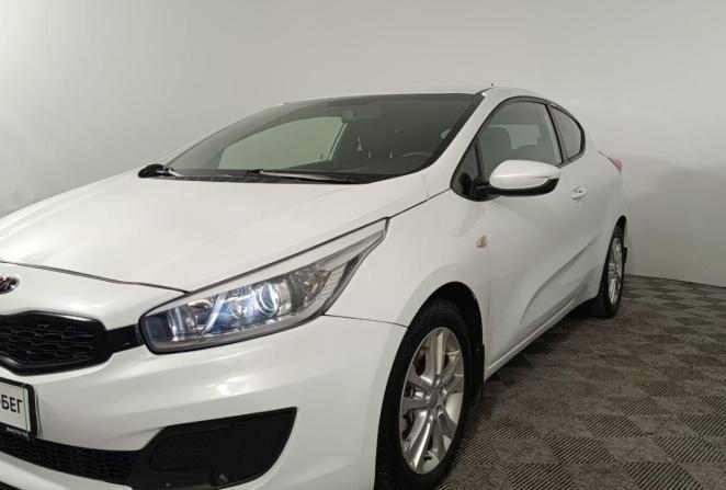 Kia Ceed II с пробегом 2015 года, цена 965 000 рублей, 177228 км, хэтчбек, Автокод Объявления