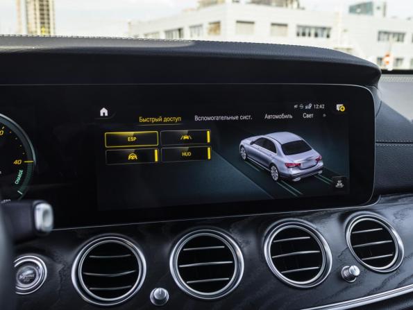 Mercedes-Benz E-Класс V (W213 S213 C238) Рестайлинг с пробегом 2020 года, цена 4 619 000 рублей, 71000 км, седан, Автокод Объявления