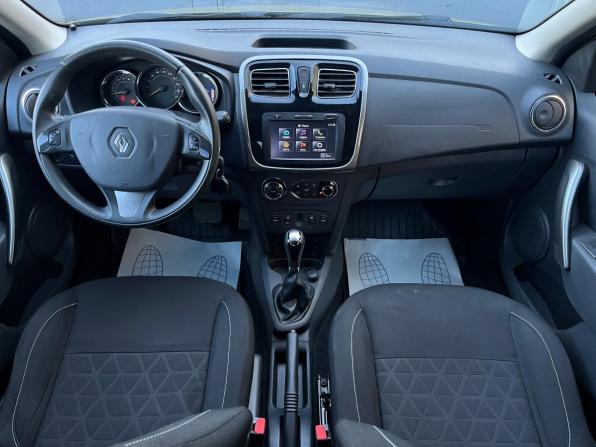 Renault Sandero II с пробегом 2015 года, цена 900 000 рублей, 153238 км, хэтчбек, Автокод Объявления