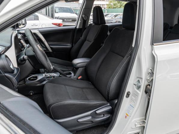 Toyota RAV4 IV (XA40) Рестайлинг с пробегом 2015 года, цена 2 380 000 рублей, 91788 км, внедорожник, Автокод Объявления