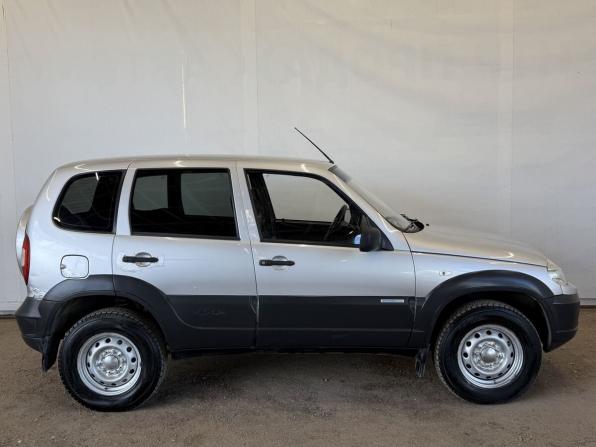 Chevrolet Niva I Рестайлинг с пробегом 2009 года, цена 330 000 рублей, 188646 км, внедорожник, Автокод Объявления