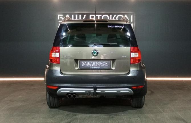 Skoda Yeti I с пробегом 2012 года, цена 795 000 рублей, 258387 км, внедорожник, Автокод Объявления
