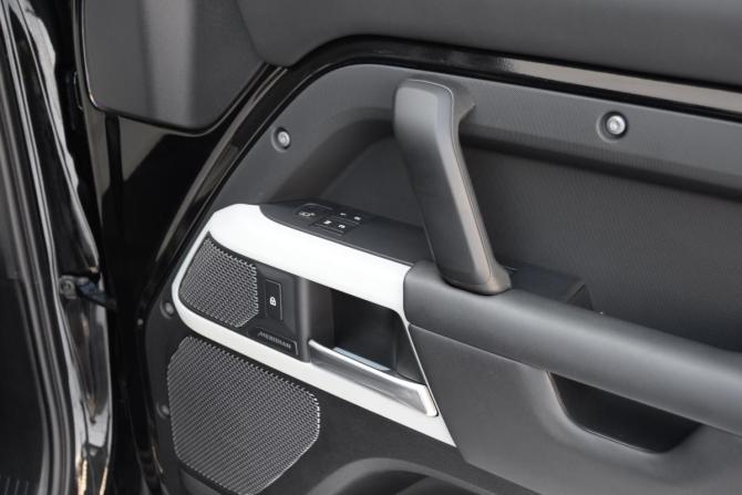 Land Rover Defender II с пробегом 2021 года, цена 6 990 000 рублей, 96700 км, внедорожник, Автокод Объявления