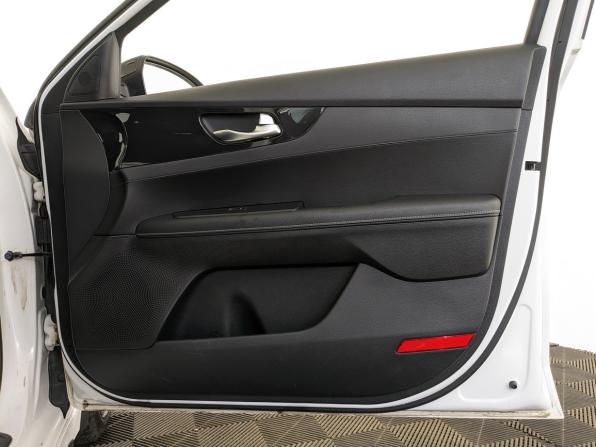 Kia Cerato IV с пробегом 2021 года, цена 2 100 000 рублей, 90384 км, седан, Автокод Объявления