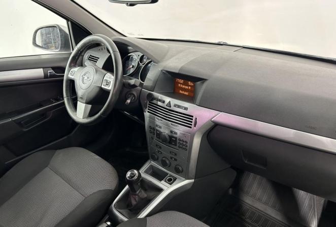 Opel Astra H Рестайлинг с пробегом 2013 года, цена 340 000 рублей, 322000 км, седан, Автокод Объявления