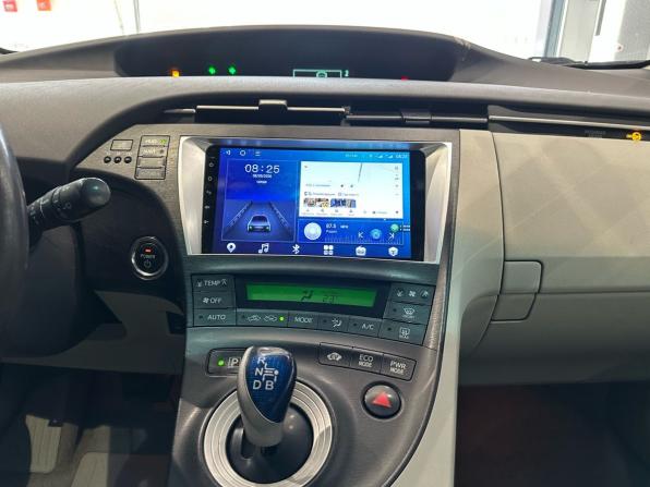 Toyota Prius III (XW30) с пробегом 2010 года, цена 1 059 000 рублей, 282600 км, лифтбек, Автокод Объявления