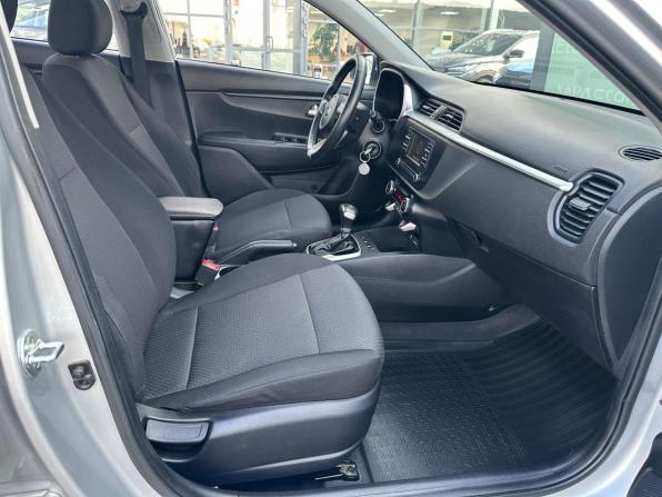 Kia Rio IV Рестайлинг с пробегом 2020 года, цена 1 565 000 рублей, 106089 км, седан, Автокод Объявления