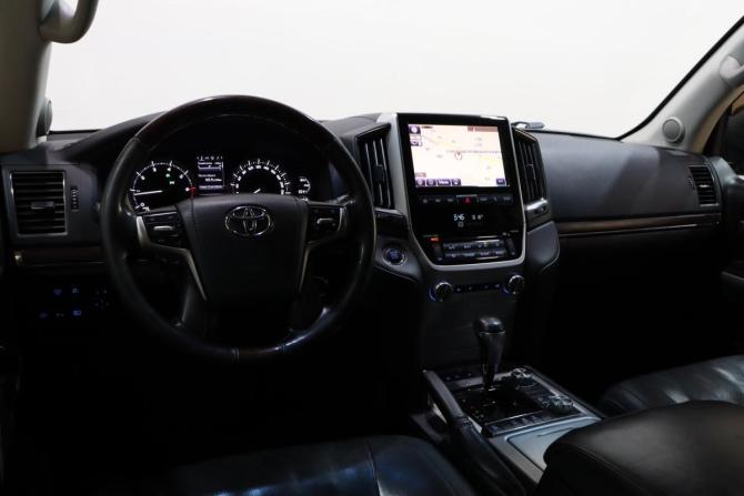 Toyota Land Cruiser 200 Series Рестайлинг 2 с пробегом 2019 года, цена 6 300 000 рублей, 171420 км, внедорожник, Автокод Объявления