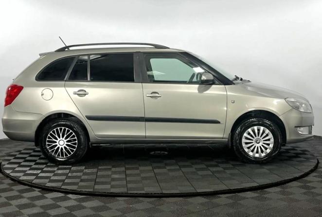 Skoda Fabia II Рестайлинг с пробегом 2012 года, цена 580 000 рублей, 201816 км, универсал, Автокод Объявления
