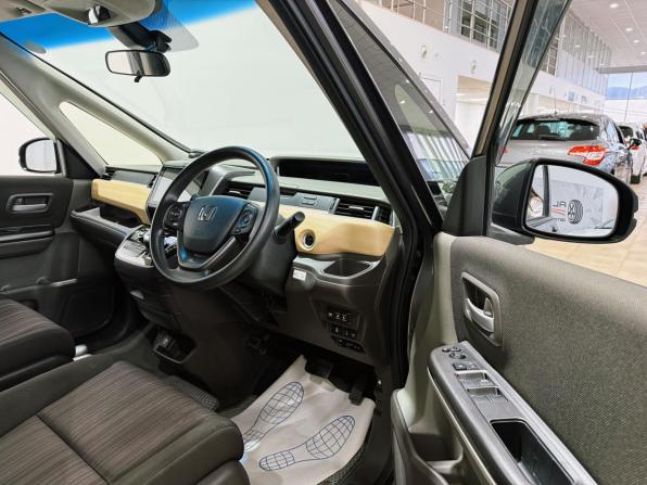 Honda Freed II с пробегом 2017 года, цена 1 430 000 рублей, 138500 км, компактвэн, Автокод Объявления
