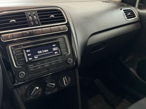 Volkswagen Polo V Рестайлинг с пробегом 2017 года, цена 1 149 000 рублей, 95000 км, седан, Автокод Объявления