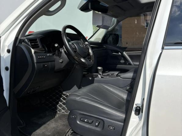 Lexus LX III Рестайлинг 2 с пробегом 2019 года, цена 10 500 000 рублей, 73202 км, внедорожник, Автокод Объявления