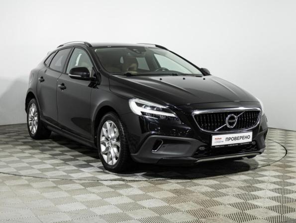 Volvo V40 Cross Country I Рестайлинг с пробегом 2017 года, цена 1 770 000 рублей, 120498 км, хэтчбек, Автокод Объявления