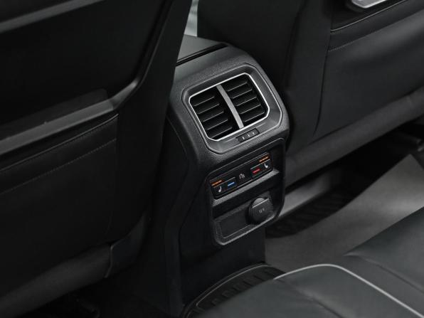 Volkswagen Tiguan II с пробегом 2016 года, цена 1 949 000 рублей, 156000 км, внедорожник, Автокод Объявления