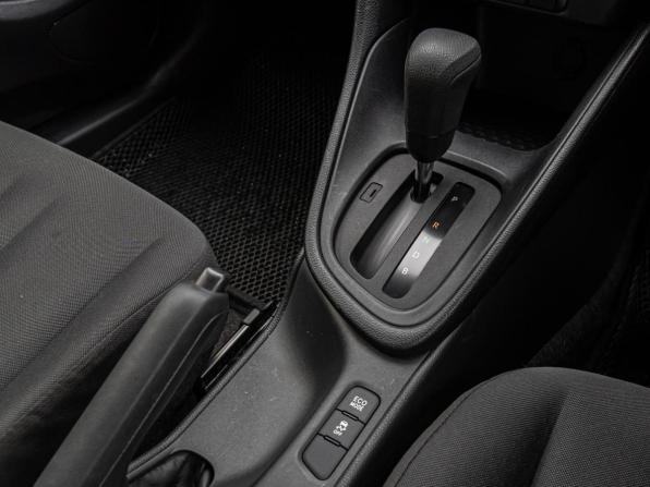 Toyota Yaris IV с пробегом 2020 года, цена 1 240 000 рублей, 47566 км, хэтчбек, Автокод Объявления