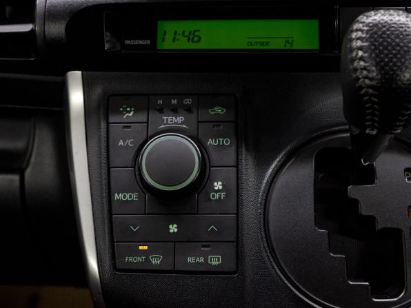 Toyota Wish II Рестайлинг с пробегом 2013 года, цена 1 499 000 рублей, 117391 км, минивэн, Автокод Объявления